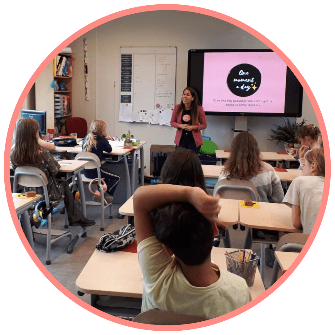 Gelukslessen basisonderwijs met One moment a day